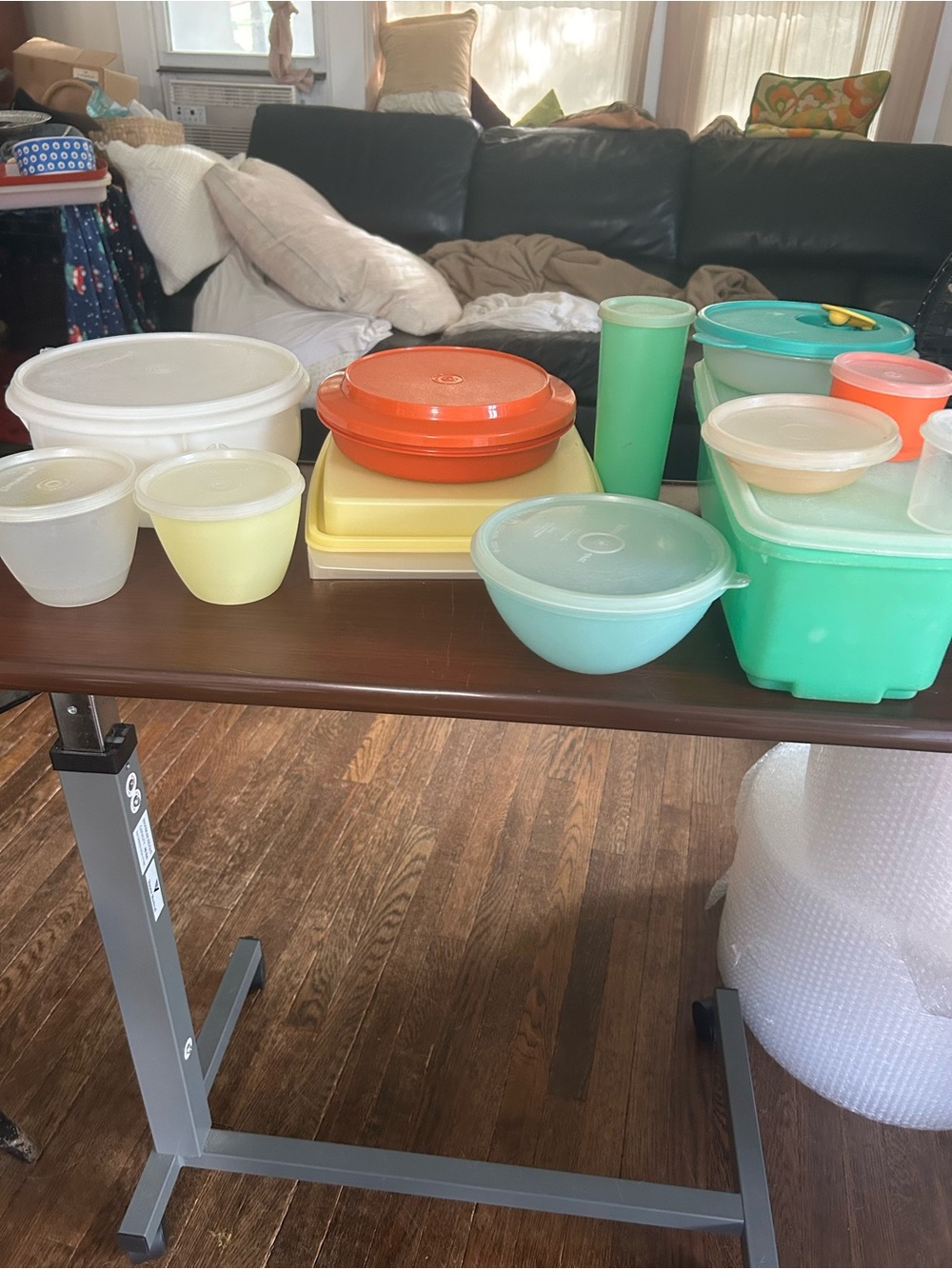 Vintage Tupperware 10 piece mystery box set, each box will have lids and bowls. - Picture 2 of 2